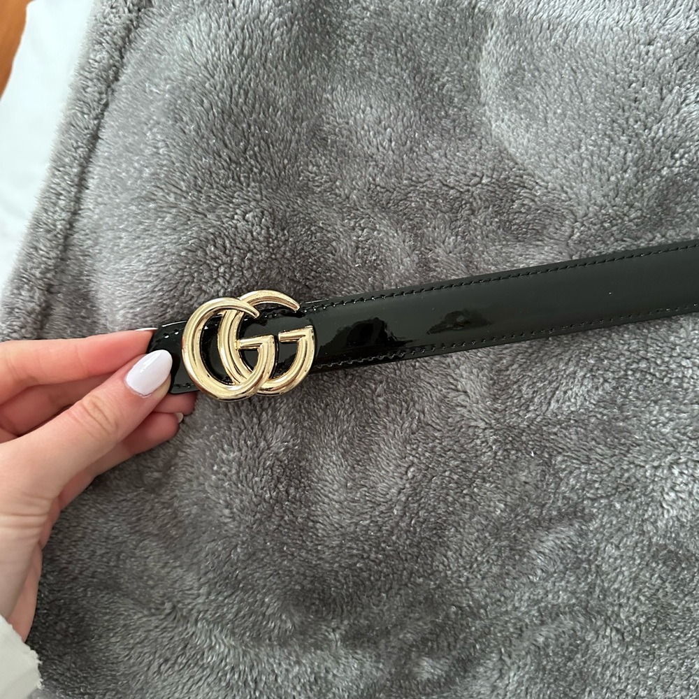 Gucci Reversible Belt THIN PATENT DOUBLE G BELT